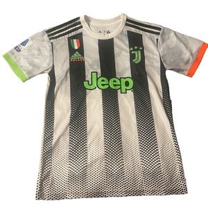Ronaldo #7 Juventus 4th Kit 03/19 Jersey size: Small